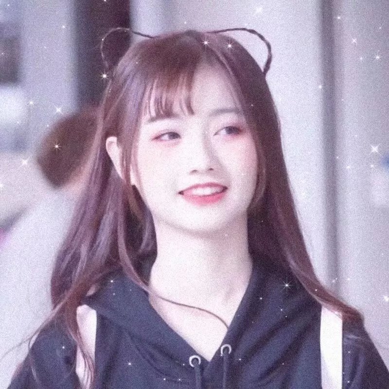 绿茵春色